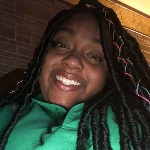 Meet your Posher, Mia